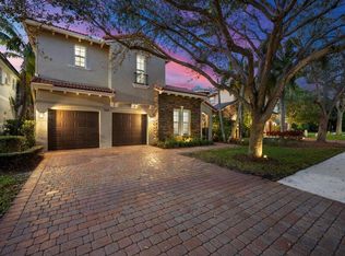 962 Mill Creek Dr, Palm Beach Gardens, FL 33410