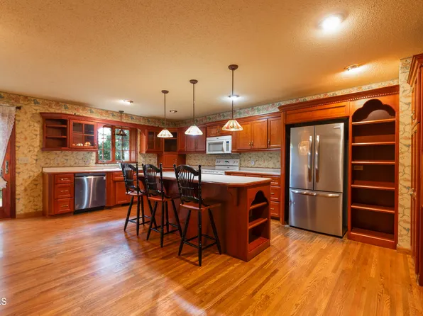 909 W Owens Ave, Bismarck, ND 58501