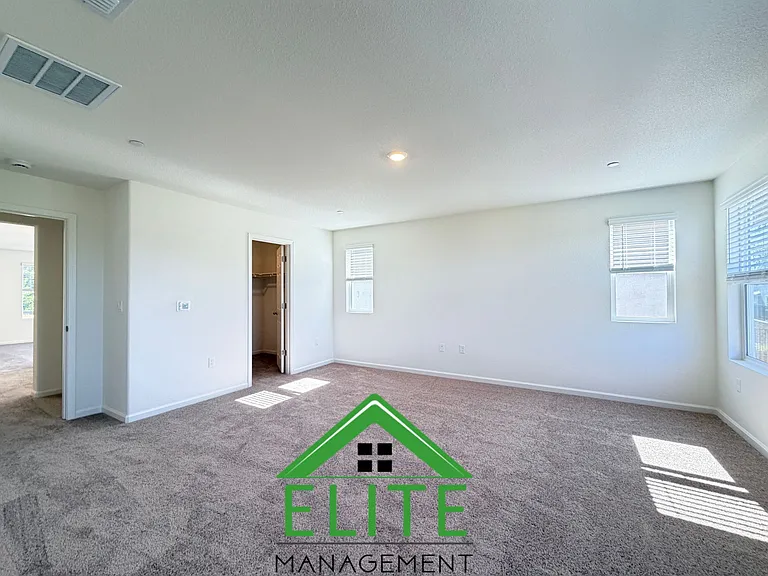 3568 Misty Lake Dr — Photo 12