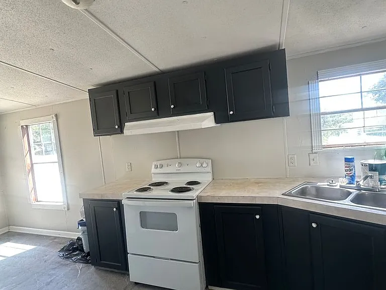 203 Wadley Dr — Photo 3