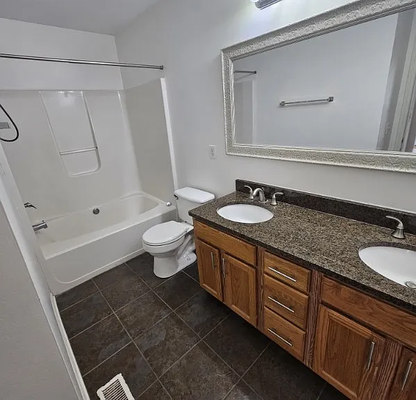 2736 Beehnon Way — Photo 39