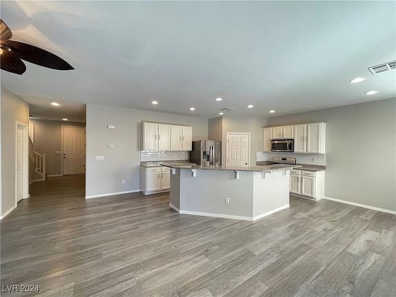5th image of 4923 Lavaliere Ave
