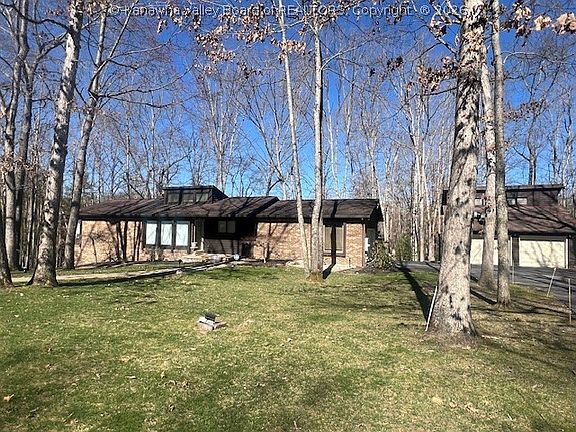 2nd image of 1 Pheasant Ln
