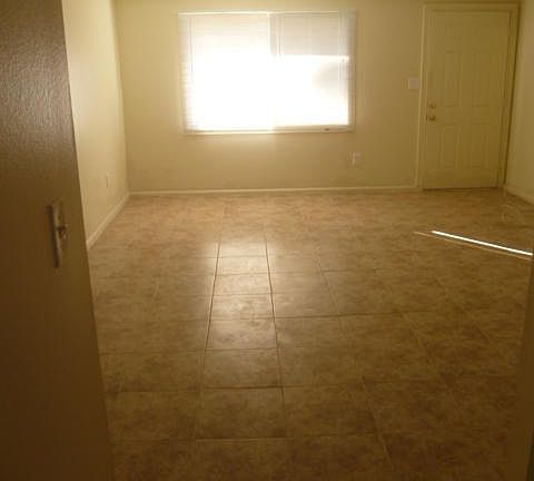4th image of 1607 N 73rd Dr