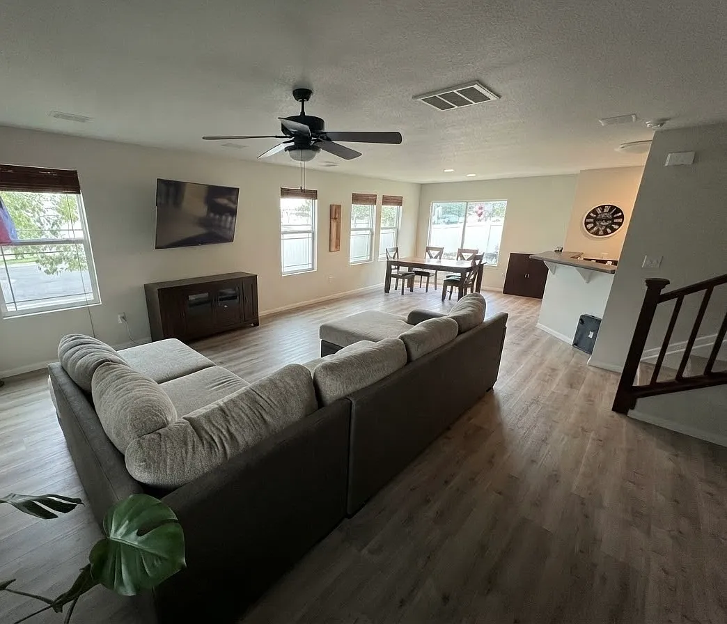 3 bed, 2.5 bath, 1700 sqft, $2,950 — Photo 2