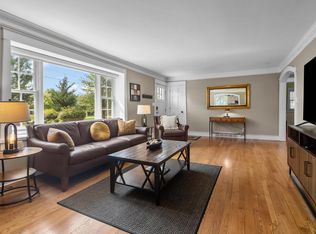 962 Shabbona DRIVE, Fontana, WI 53125