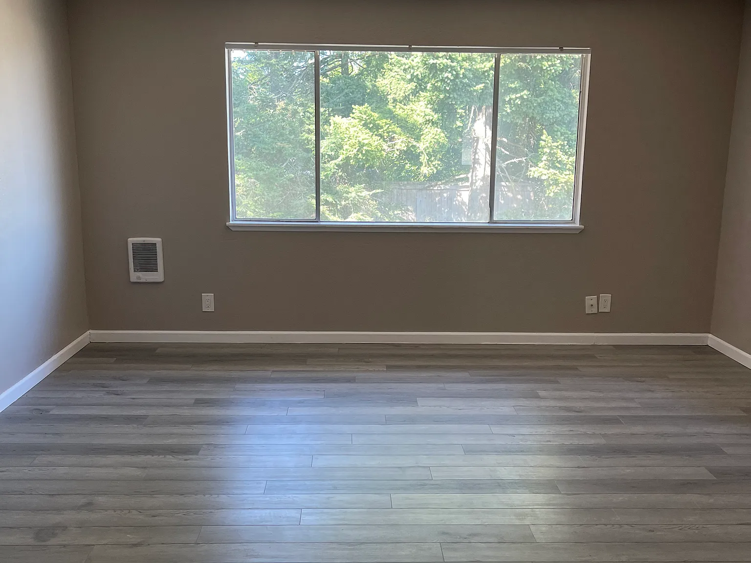2 bed, 800 sqft, $1,150 — Photo 1