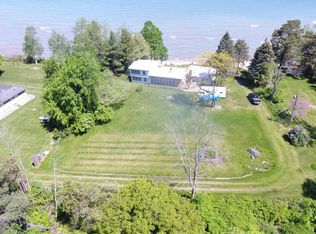 9166 Lakeshore Rd, Pt Austin, MI 48467