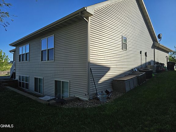 2nd image of 2222 5th Ave NE