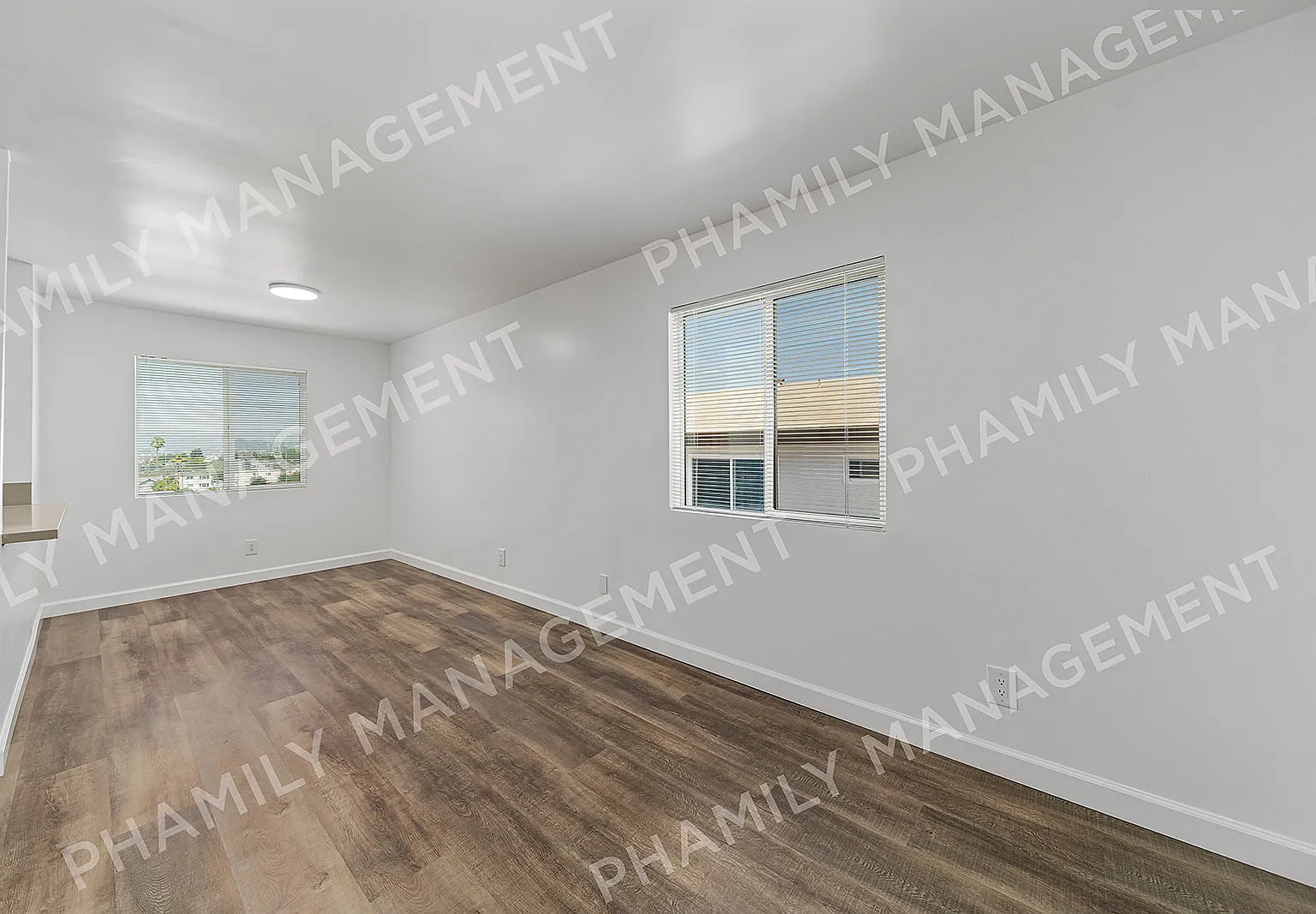 621 N Benton Way — Photo 3