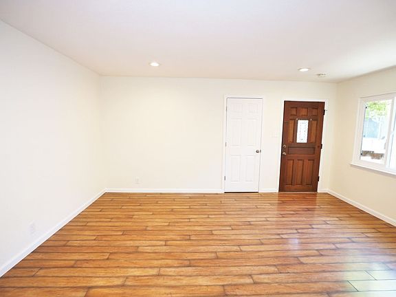 3rd image of 1126 King St