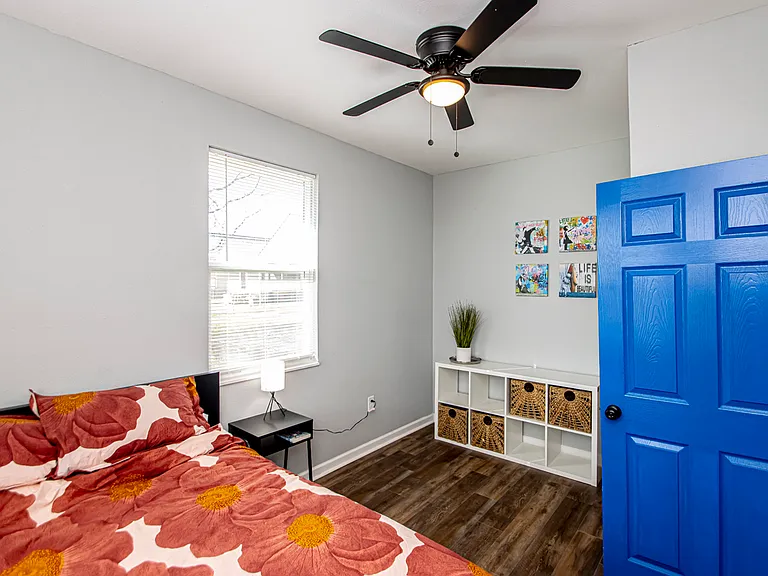 2108 Bragg St — Photo 9