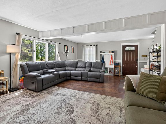 5th image of 32 Faxon Hill Road
