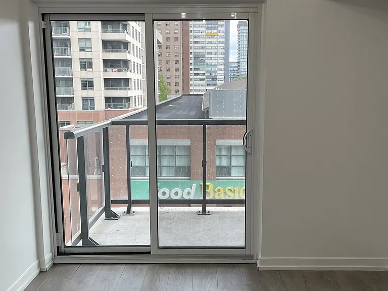 1420 Dupont St #503 — Photo 10