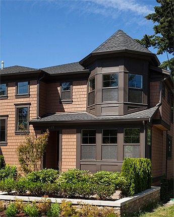 1st image of 125 99th Ave NE #1
