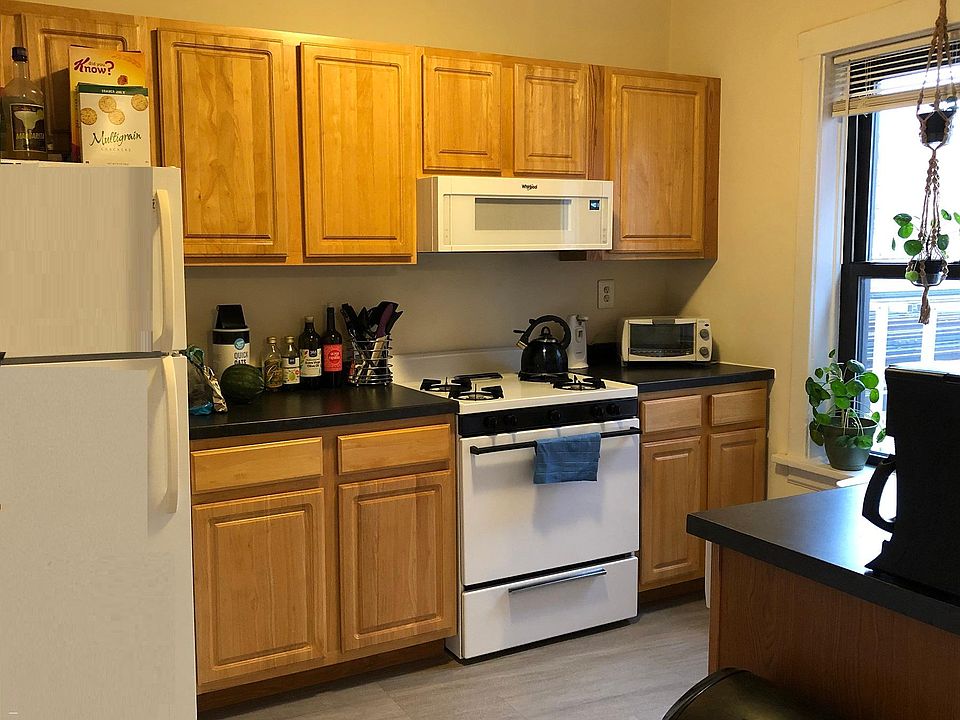 Kitchen, west wall