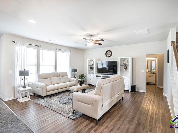 5th image of 183 Sanders Rd