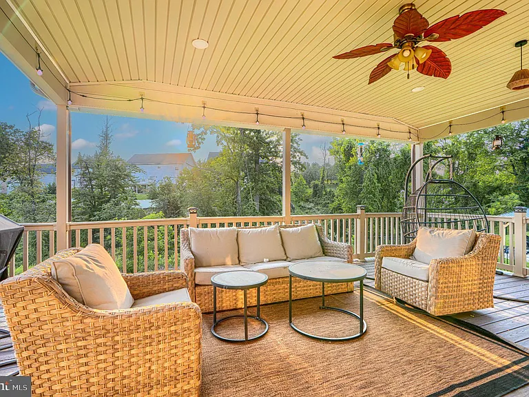 7142 Starmount Way — Photo 31