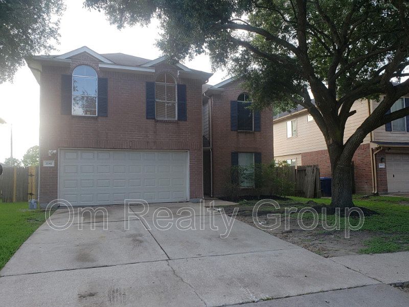 1st image of 2046 Greencrest Dr