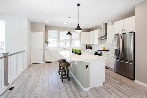 kitchen (second floor)