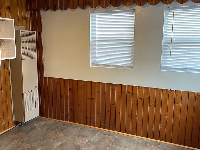 618 E Court St #1 — Photo 8