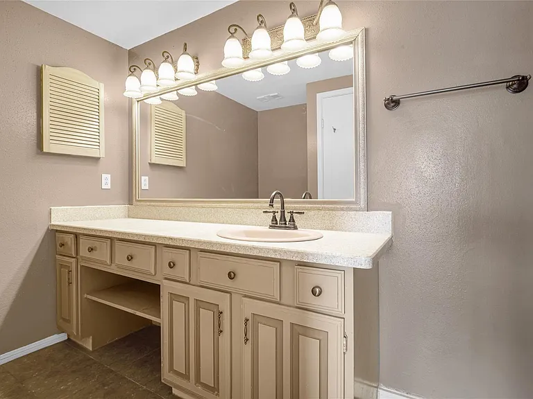 4747 Nasa Pkwy #206 — Photo 24