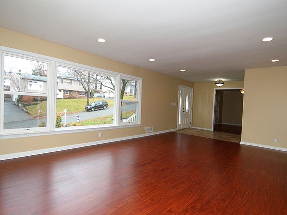 5th image of 12 Korwel Cir