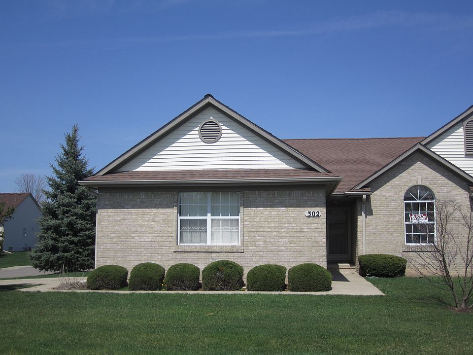 1st image of 302 Winding Brk #1