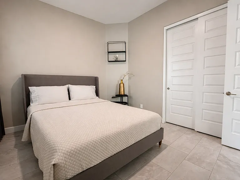 2506 E Pleasant Ln — Photo 20