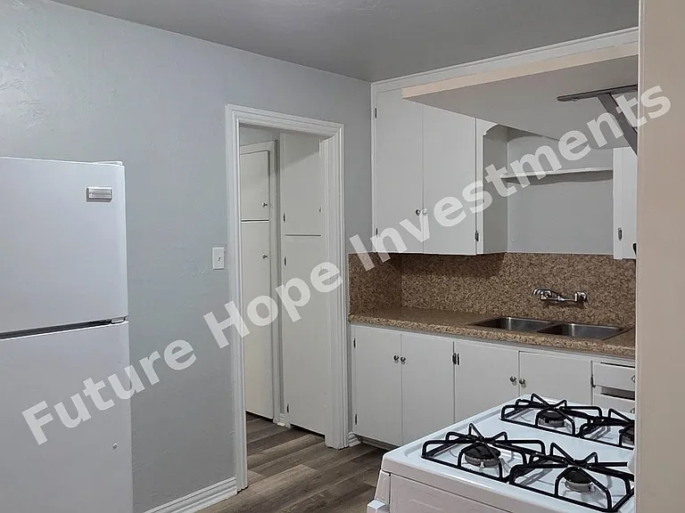 1308 SW 38th St — Photo 13