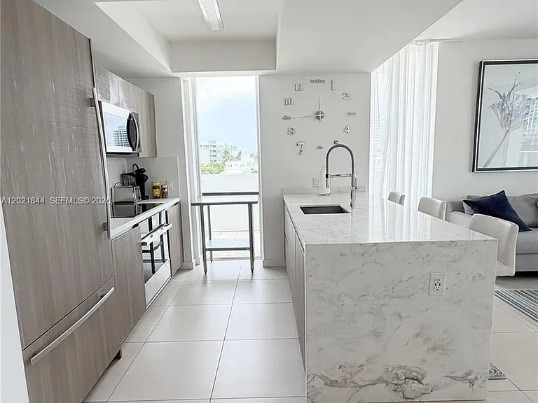 401 N Birch Rd #415 — Photo 2