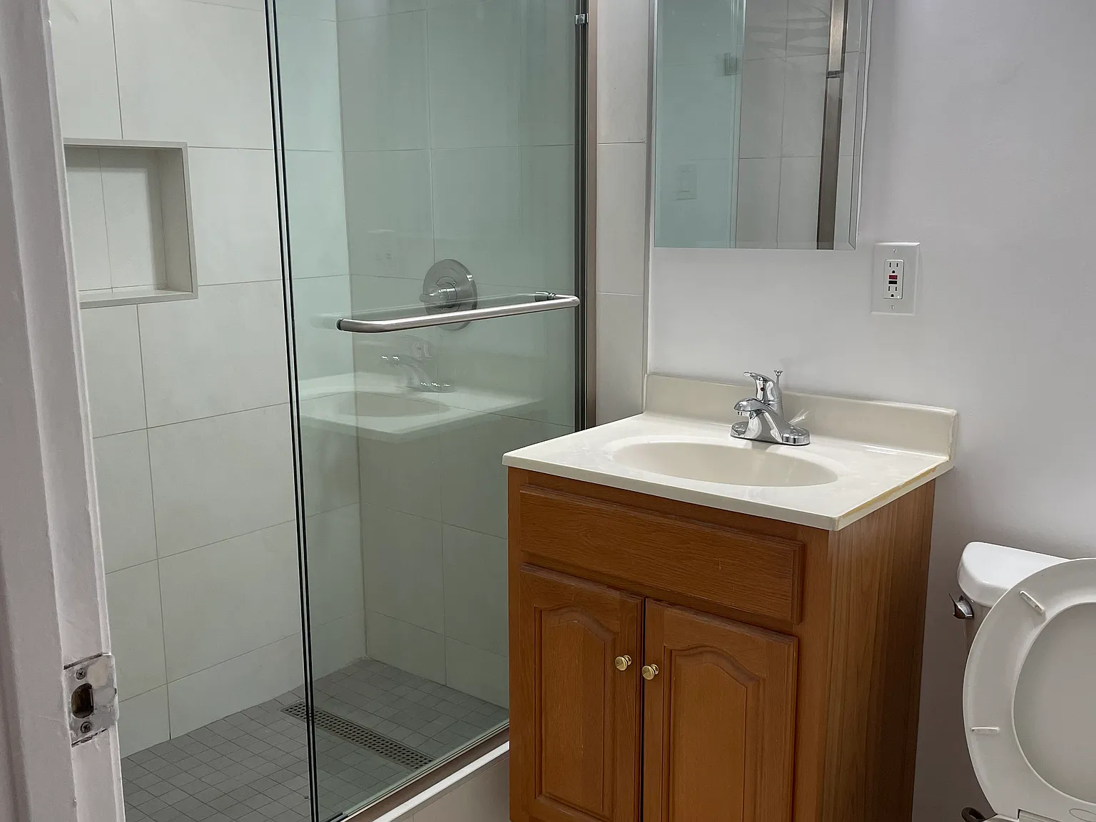 2 bed, 700 sqft, $1,850 — Photo 3