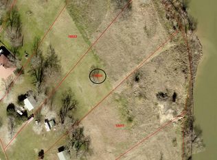 1411 Pecan Shrs, Smithville, TX 78957