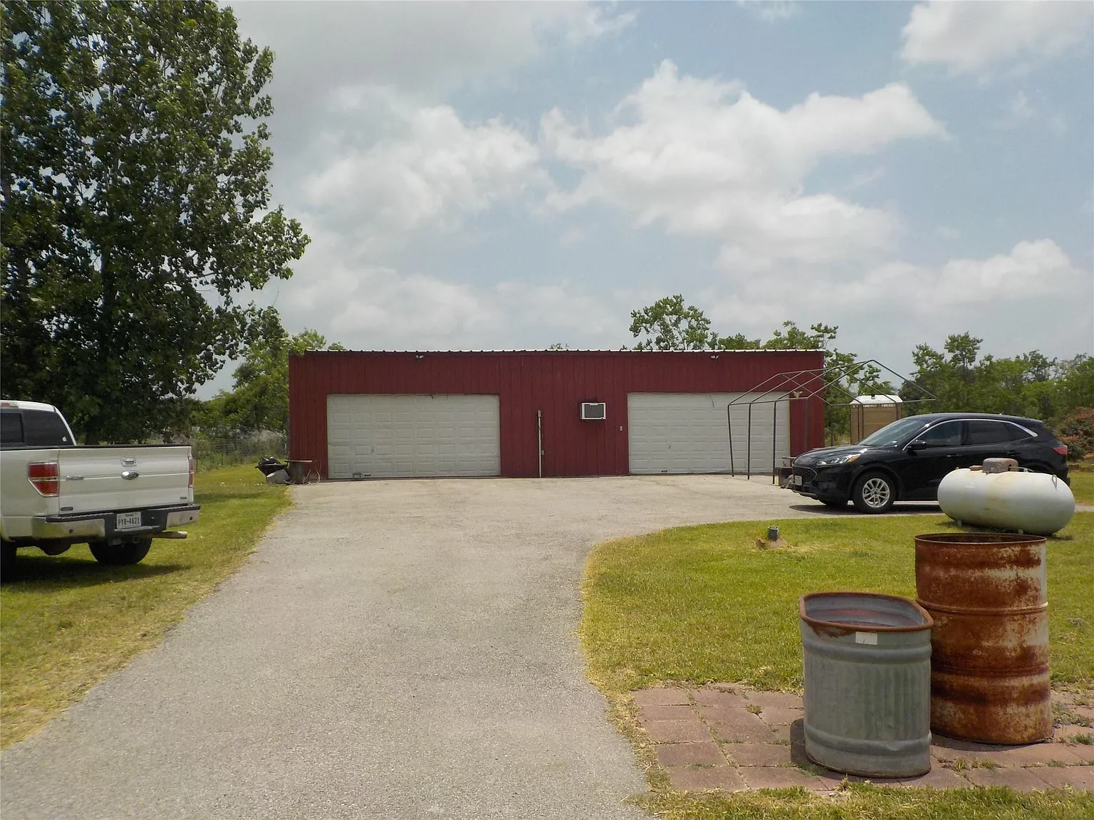 4 bed, 2.5 bath, 4176 sqft, $3,200 — Photo 4