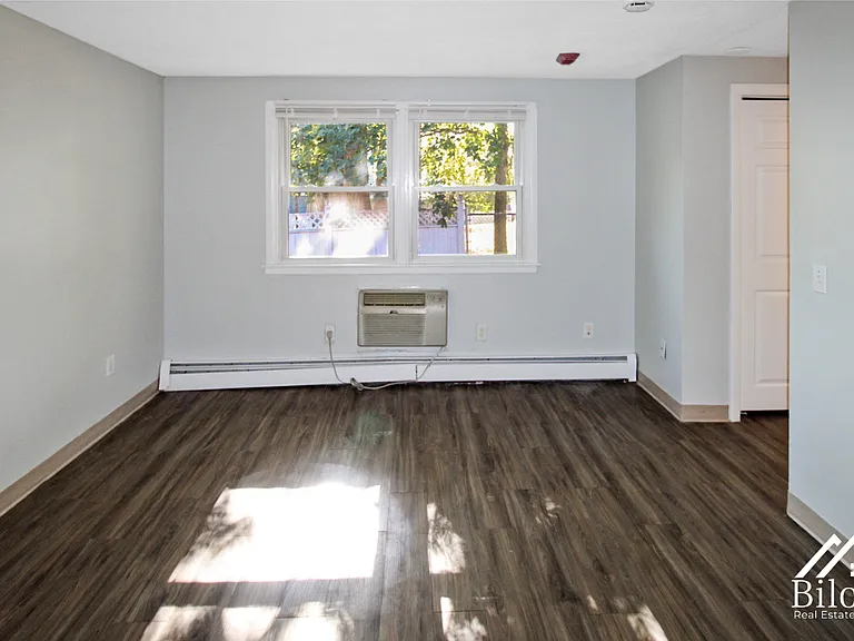 Hillside Terrace Apartments — Photo 12