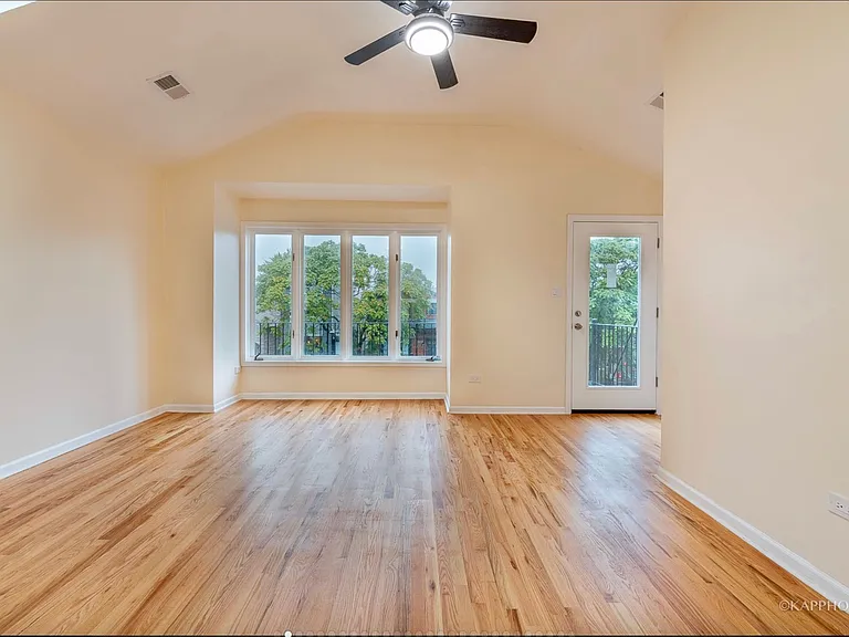 2435 W Polk St #3 — Photo 3