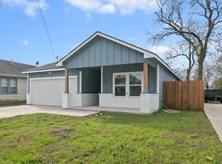 805 Ritchey St, Gainesville, TX 76240