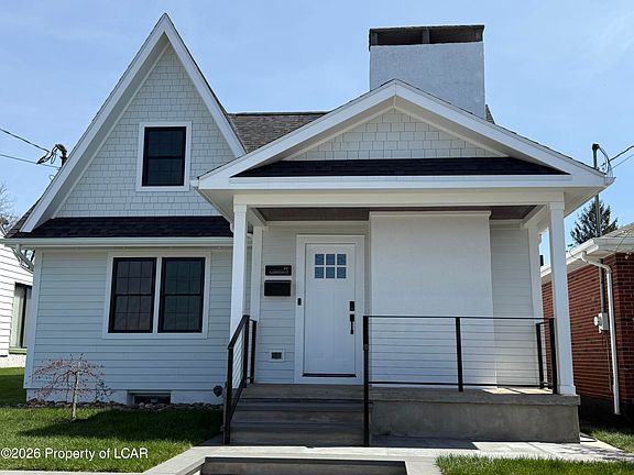 2nd image of 681 Harrison St