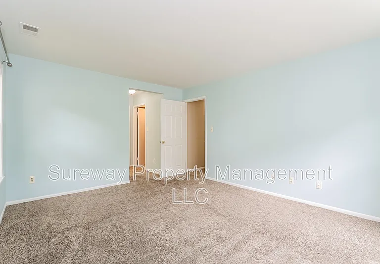 108 Lowell Ct #5 — Photo 8