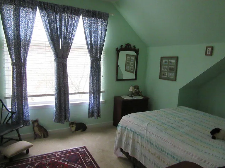 2nd Bedroom white paint