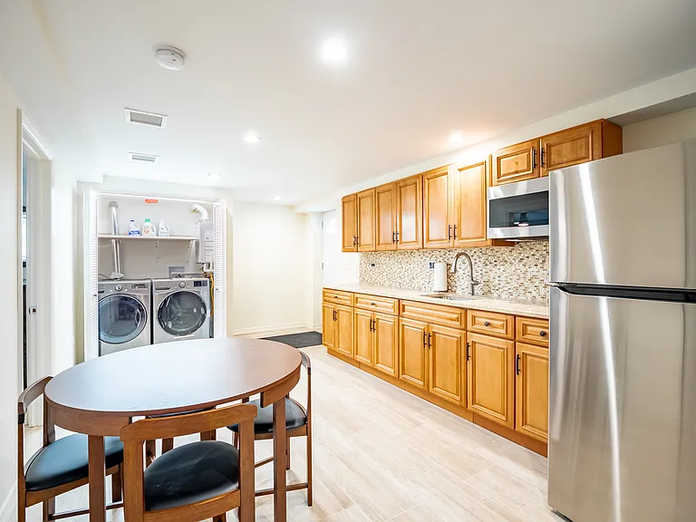 17 Canoe Place Rd — Photo 9