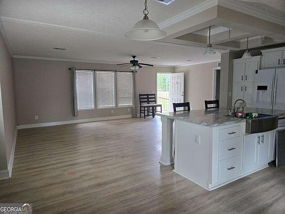 4th image of 688 Linden Bluff Rd
