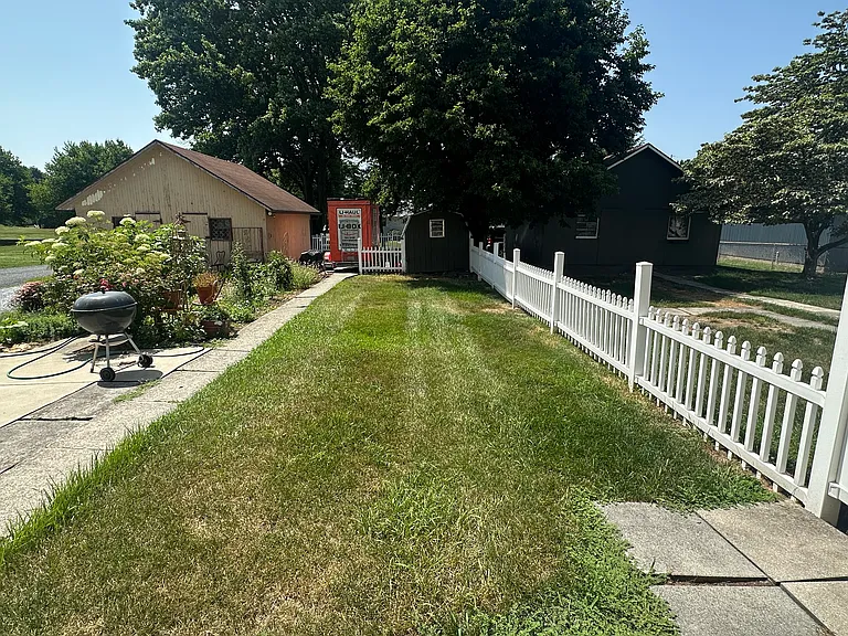 204 W Carpenter Ave — Photo 18