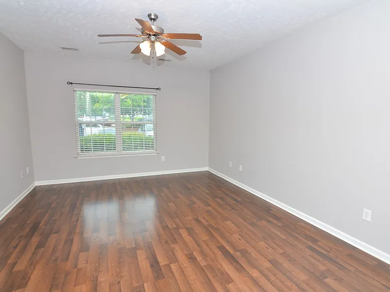 2455 New Holland Cir — Photo 5