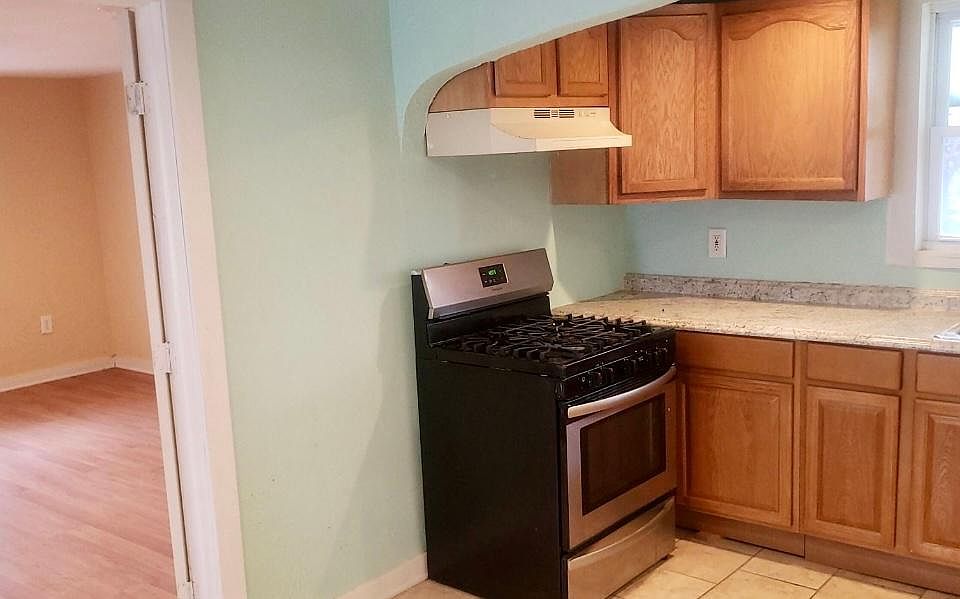 kitchen/bedroom
