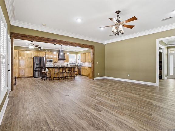 5th image of 18248 Magnolia Bend Rd