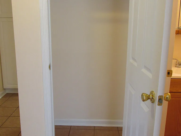 247 Hereford Cir #A — Photo 4