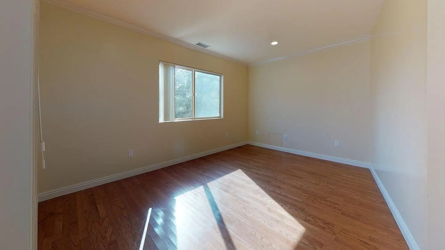 Private Bedroom in Newly Updated and Conveniently Located Mar Vista Apartment - 12534 Woodgreen S... — Photo 4