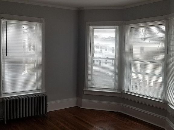4th image of 549-551 Prospect St #1