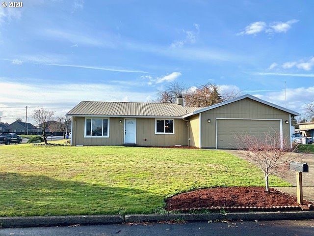 1st image of 904 NE 163rd Ave